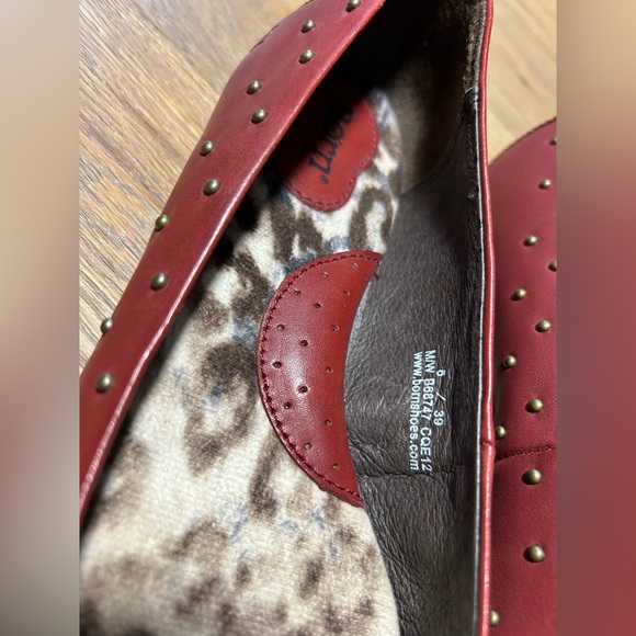 Size 8 Born leather flats, women’s size 8 dress shoes - Picture 6 of 7